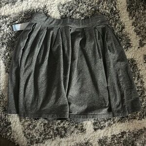 Aritzia Talula Wellesley Skirt Salt and Pepper